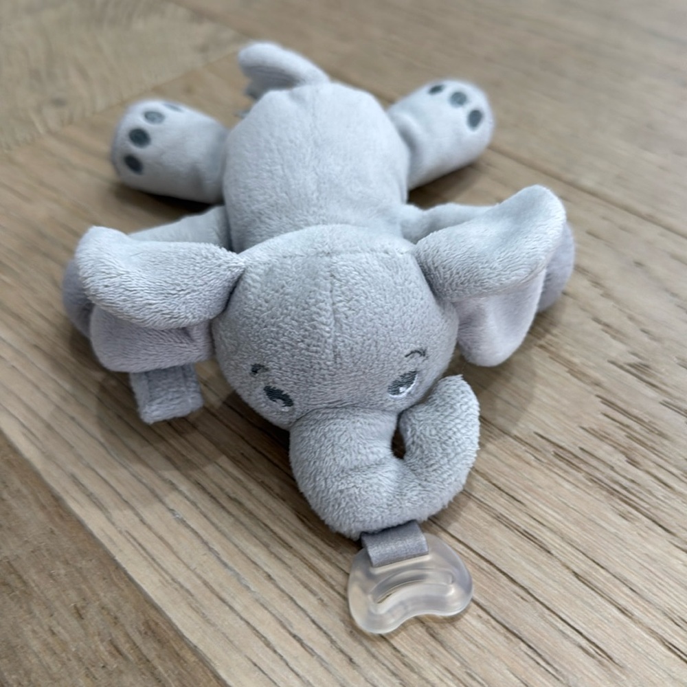 Philips avent pacifier holder clip for baby elephant cute little cozy friend